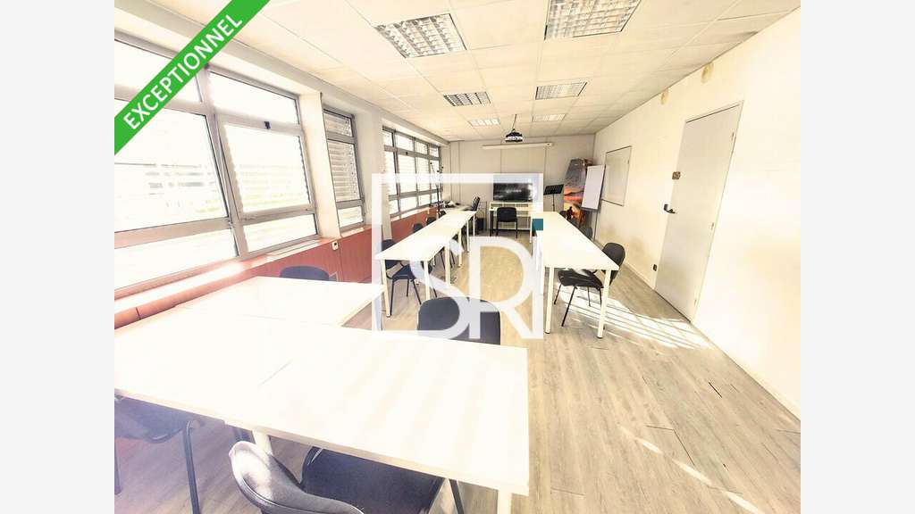 Bureaux de 750m² à vendre à Issoire