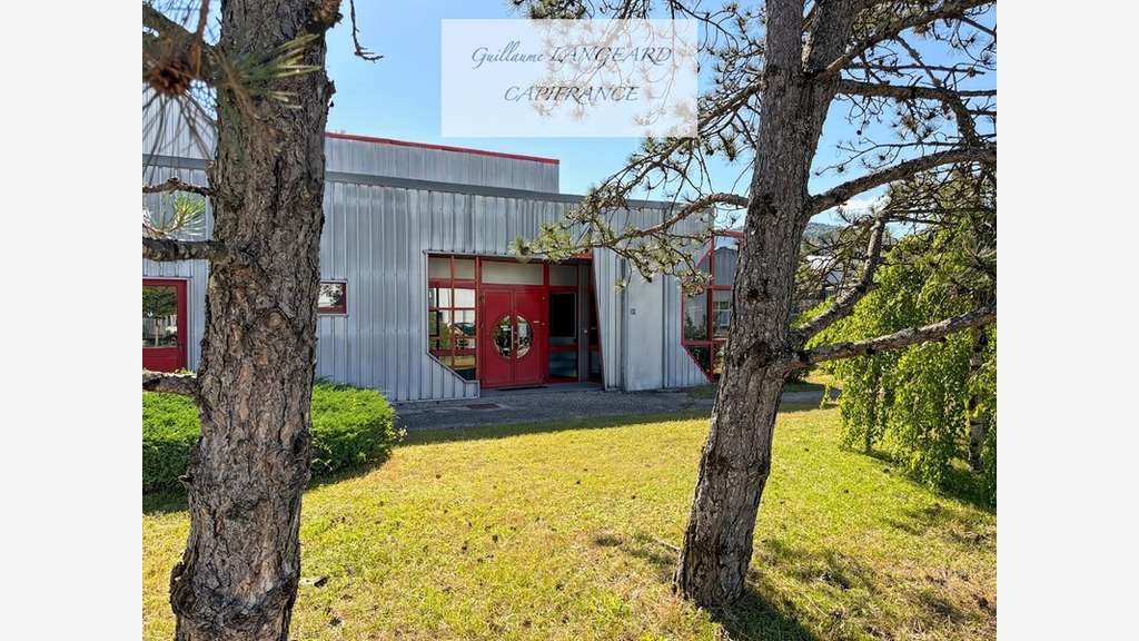 Bâtiment industriel 2 239m² sur 9687m² ZI Izernore