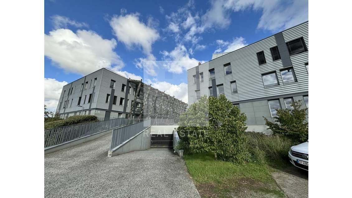 Bureaux fonctionnels 179m² PMR à vendre à Jonage