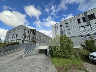 Bureaux fonctionnels 179m² PMR à vendre à Jonage