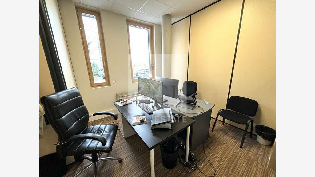 Bureaux fonctionnels 179m² PMR à vendre à Jonage