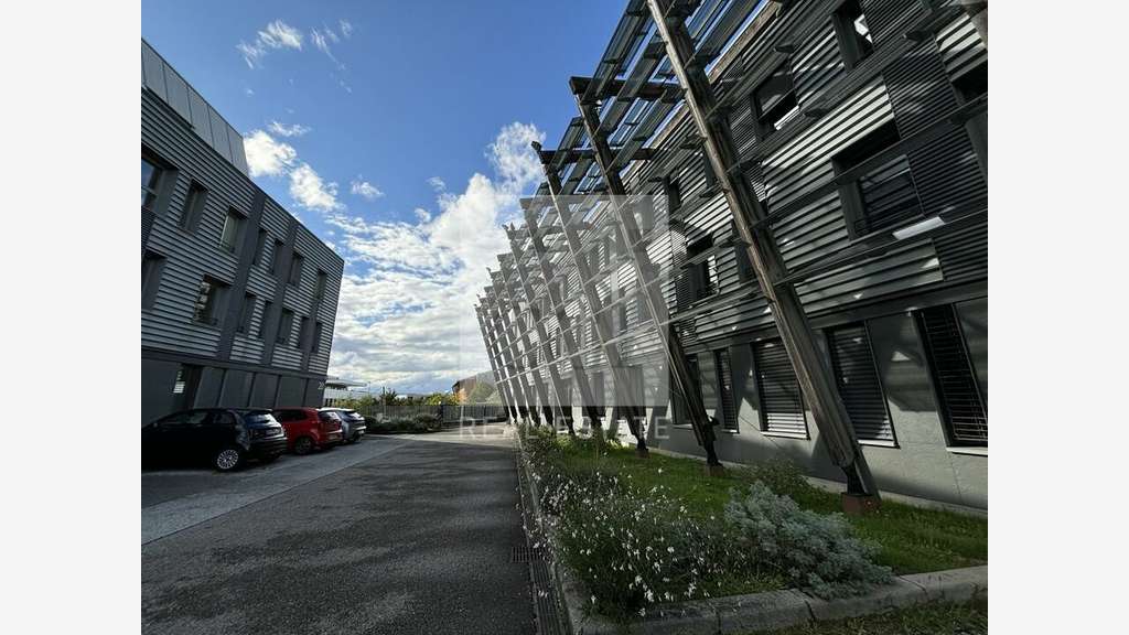 Bureaux fonctionnels 179m² PMR à vendre à Jonage