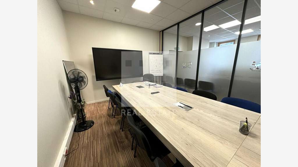 Bureaux fonctionnels 179m² PMR à vendre à Jonage