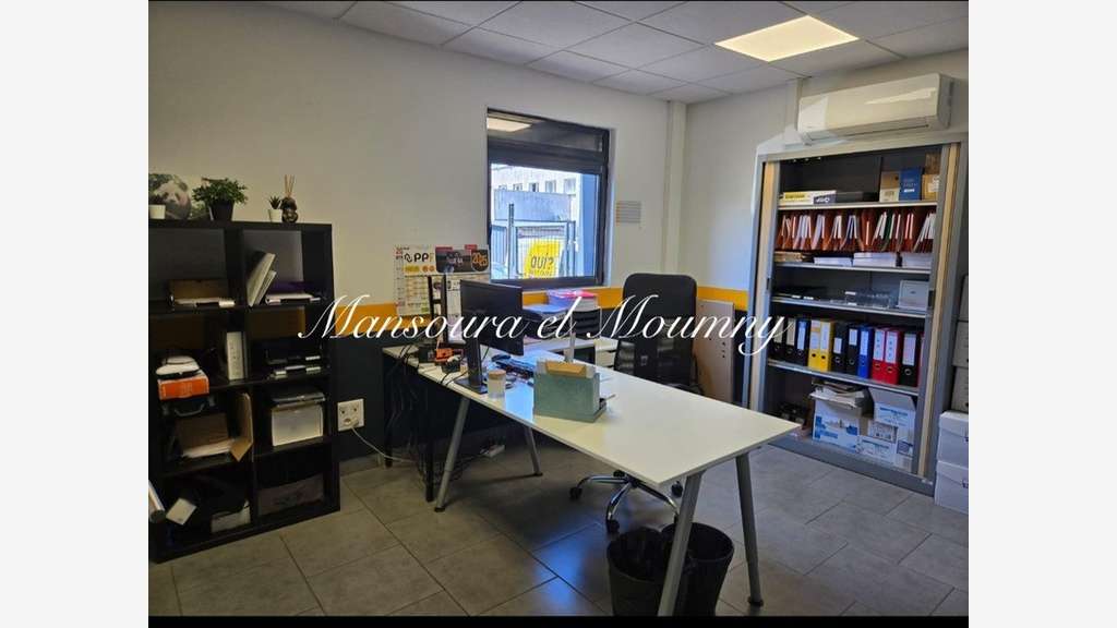 AV local commercial moderne à Joué-lès-Tours
