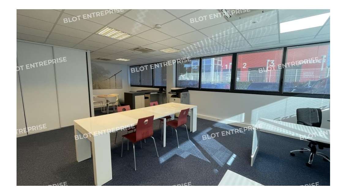 A vendre à louer bureaux 65m² ZA Beslon à La Baule
