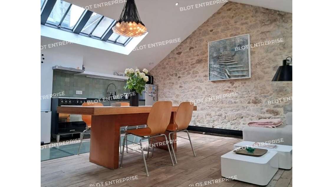 À VENDRE - BUREAUX - LOCAUX COMMERCIAUX - 95 M² -