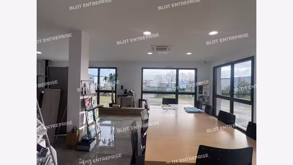A vendre bureaux 548m² à La Chapelle-des-Fougeretz