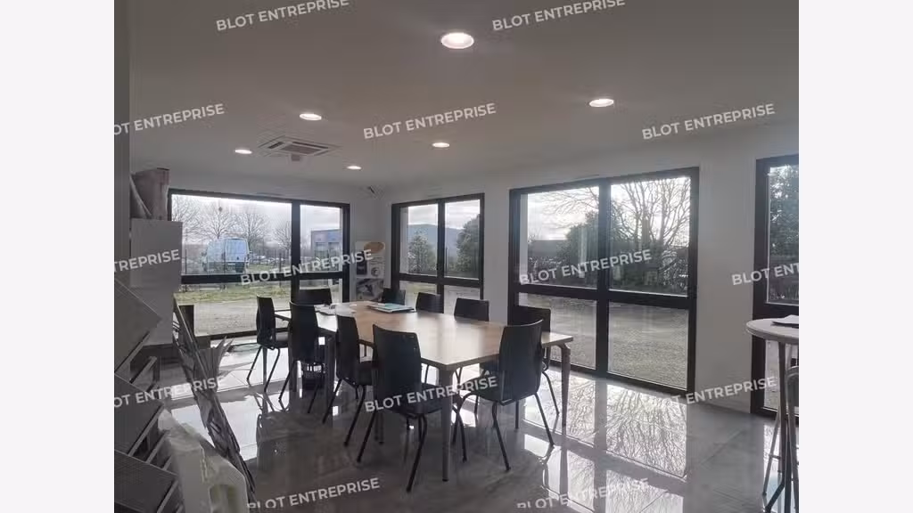 A vendre bureaux 548m² à La Chapelle-des-Fougeretz