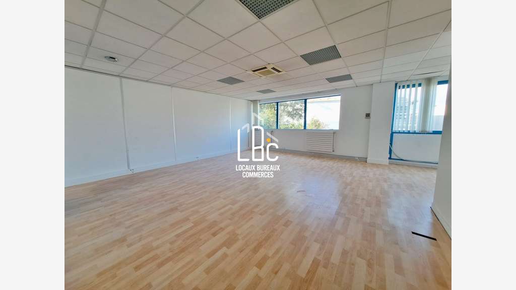 Immeuble de bureaux 1370m² à La Chapelle sur Erdre