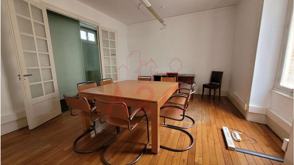 Vente bureau 127m² au 1er étage La Roche sur Yon