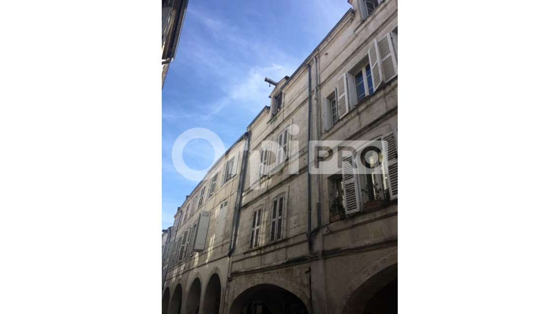 Murs à vendre centre historique de La Rochelle