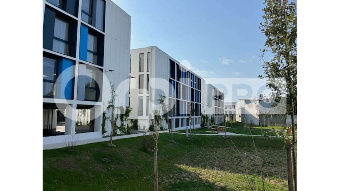 Vente bureaux et zone de stockage ZFU La Pallice