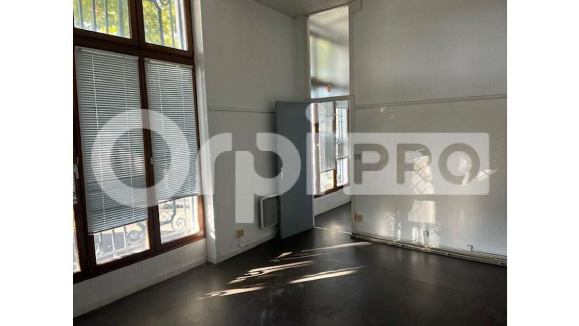 Immeuble commercial à vendre à La Rochelle