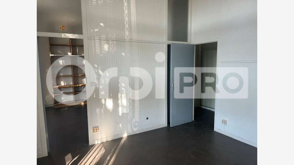 Immeuble commercial à vendre à La Rochelle