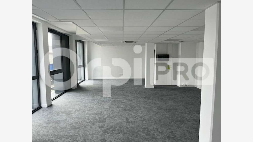Bureau de 104m² à vendre en ZFU de La Rochelle