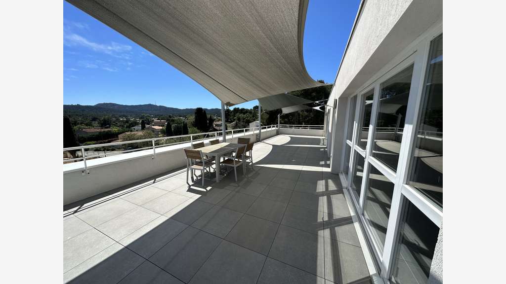 Vente immeuble de bureaux à la Seyne sur Mer