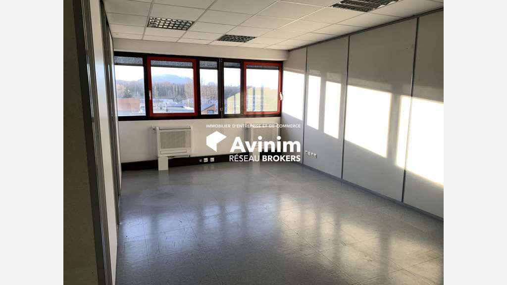 A vendre plateau de bureau 456 m2. La tronche