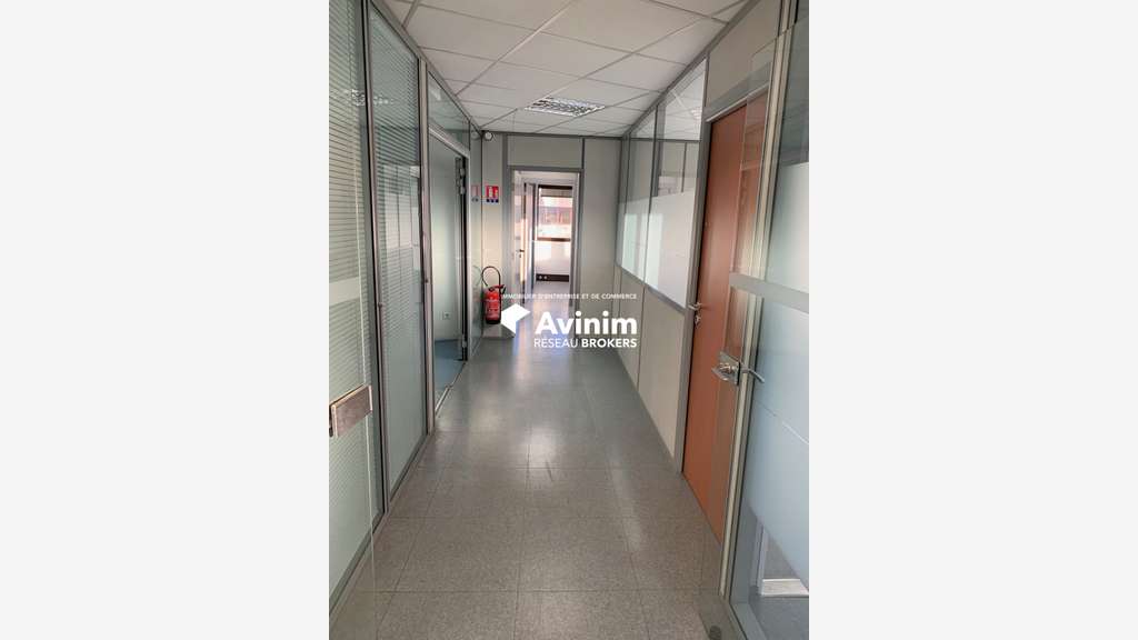 A vendre plateau de bureau 456 m2. La tronche