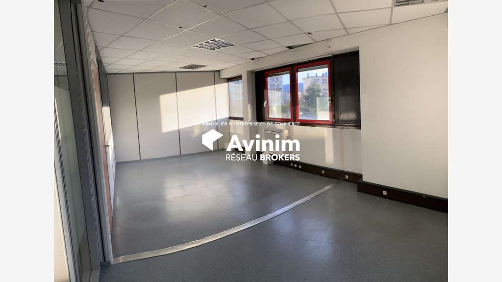 A vendre plateau de bureau 456 m2. La tronche