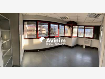 A vendre plateau de bureau 456 m2. La tronche