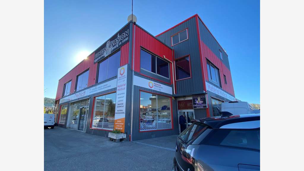 A vendre bureaux lumineux 350m² à la Valette