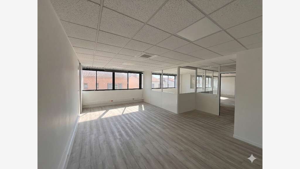 Vente bureaux 121m² à La Valette Parc Saint-Claire