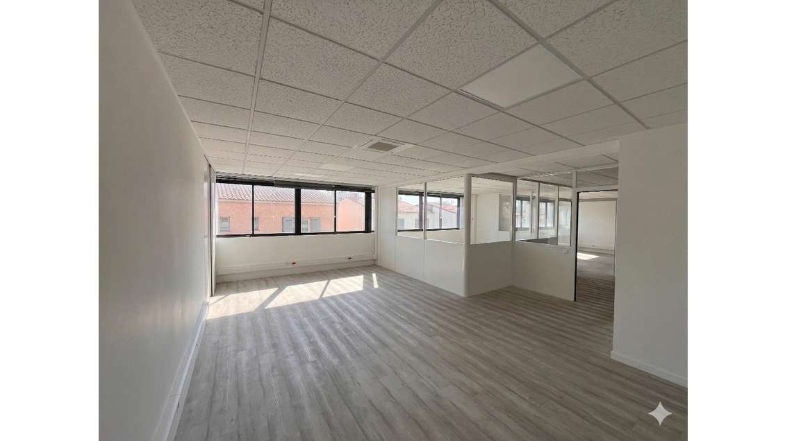 Vente bureaux 121m² à La Valette Parc Saint-Claire