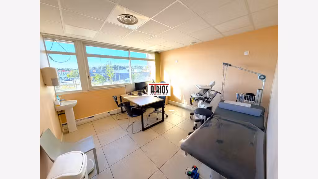 Vente bureaux 62m² en centre médical à la Valette