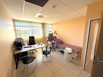 Vente bureaux 62m² en centre médical à la Valette