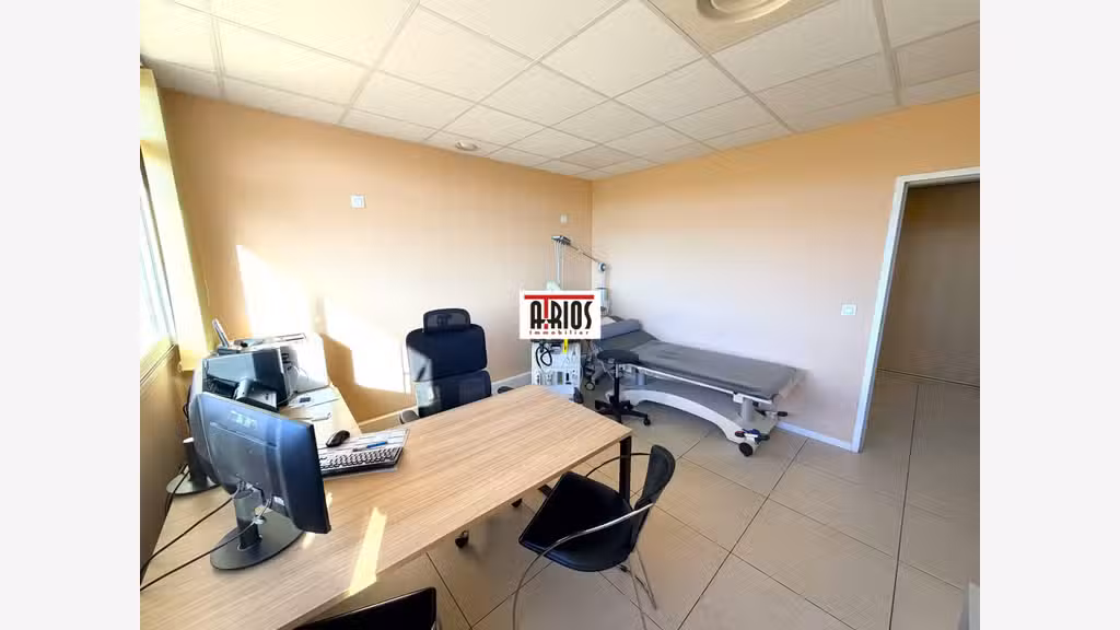Vente bureaux 62m² en centre médical à la Valette