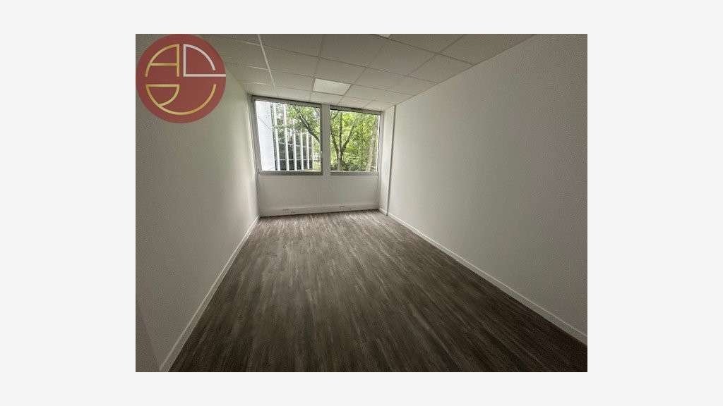 A vendre bureaux 54m² RDC accès PMR à Labège