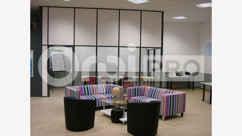 AV bureaux 200m² en R+1 avec mezzanine Lacenas