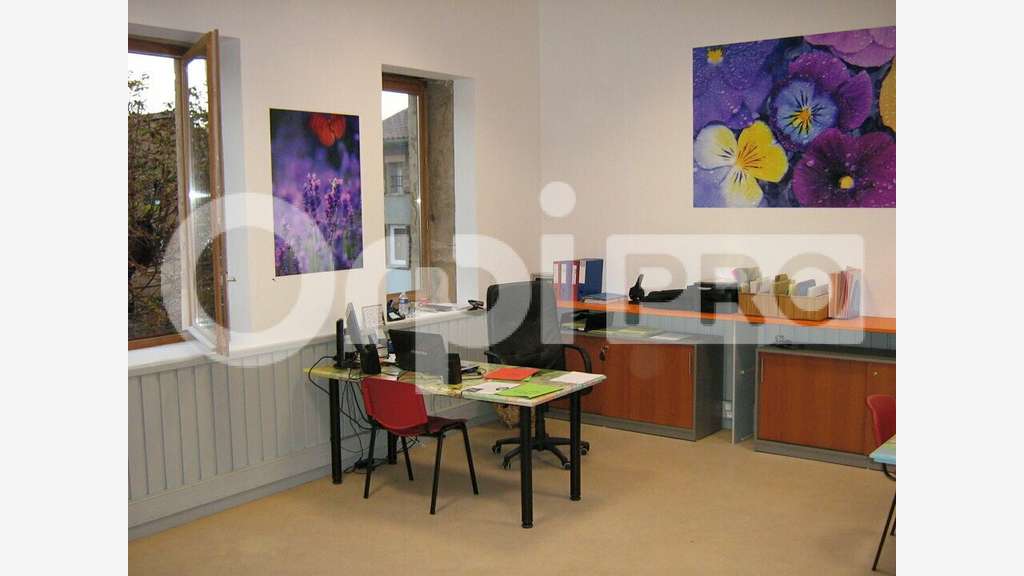 AV bureaux 200m² en R+1 avec mezzanine Lacenas