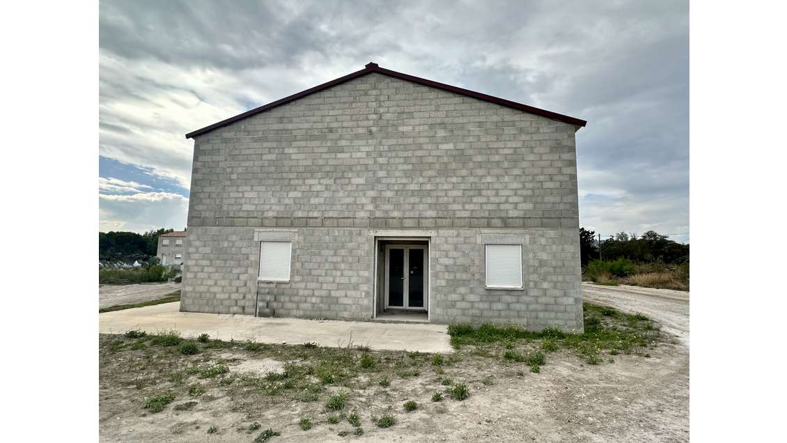 Bureau 85m2 lançon de provence