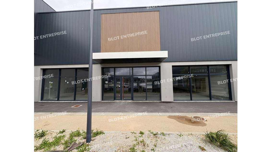 A vendre bureaux 310m² RDC entrée de Landerneau