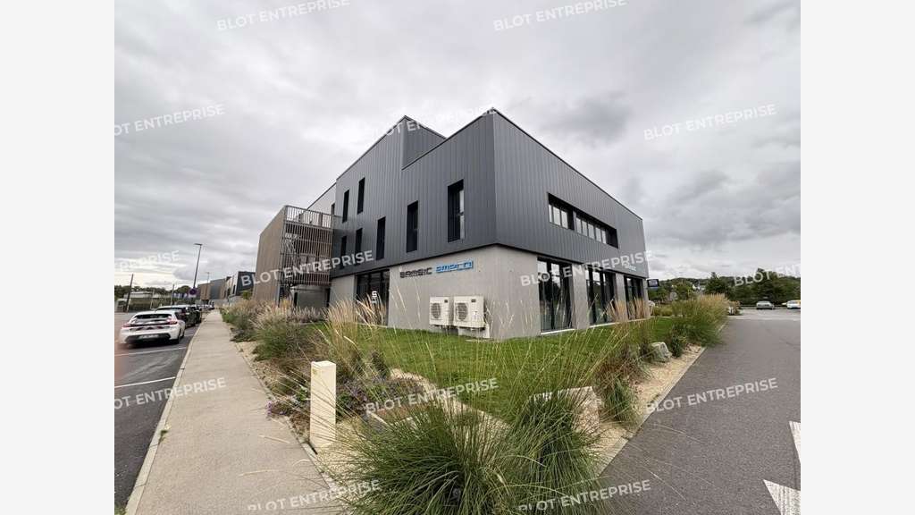 À vendre bureaux neufs 22m² ERP 5 à Landerneau