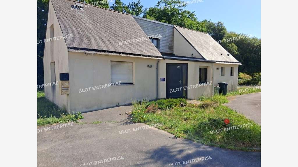 A vendre bureaux de 137m² à Larmor plage