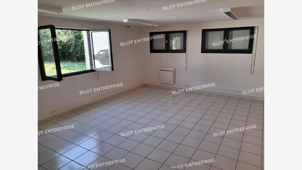 A vendre bureaux de 137m² à Larmor plage