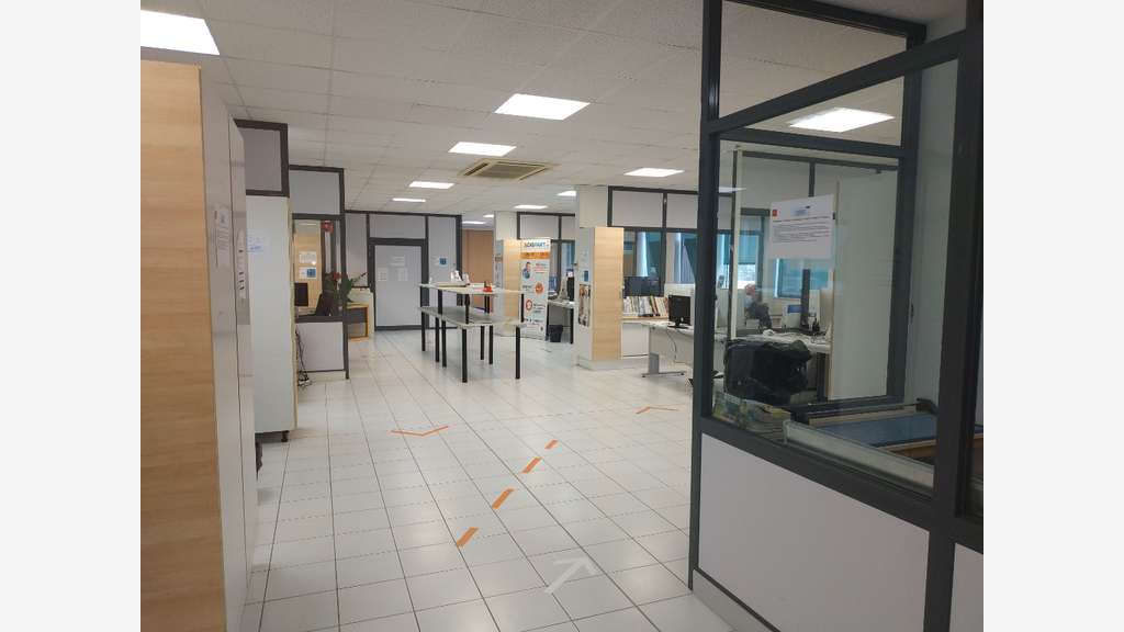 A vendre immeuble de bureaux à Laval