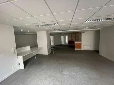 À vendre plateau de bureaux 280m² R+2 Laval (53)