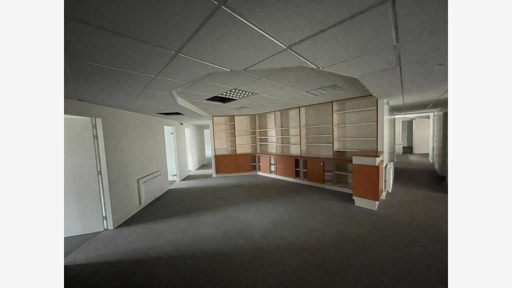 À vendre plateau de bureaux 280m² R+2 Laval (53)