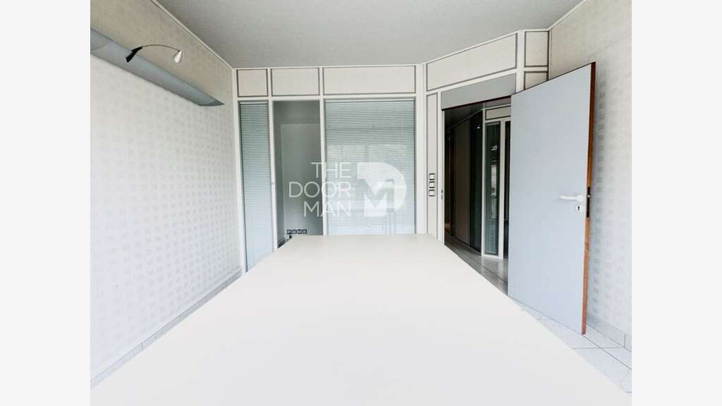 AV bureaux lumineux 140m² prox gare SNCF Laval