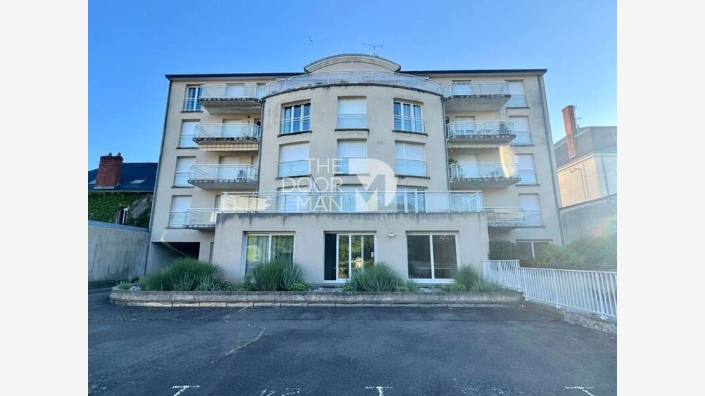 AV bureaux lumineux 140m² prox gare SNCF Laval