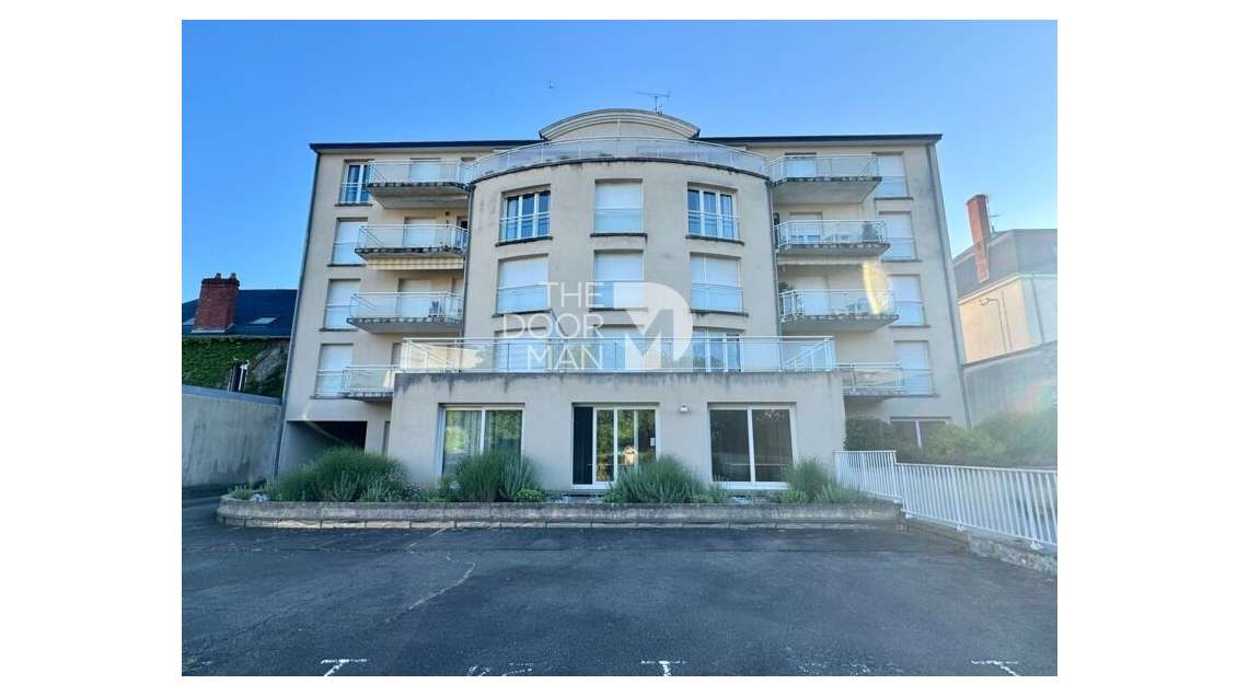 AV bureaux lumineux 140m² prox gare SNCF Laval