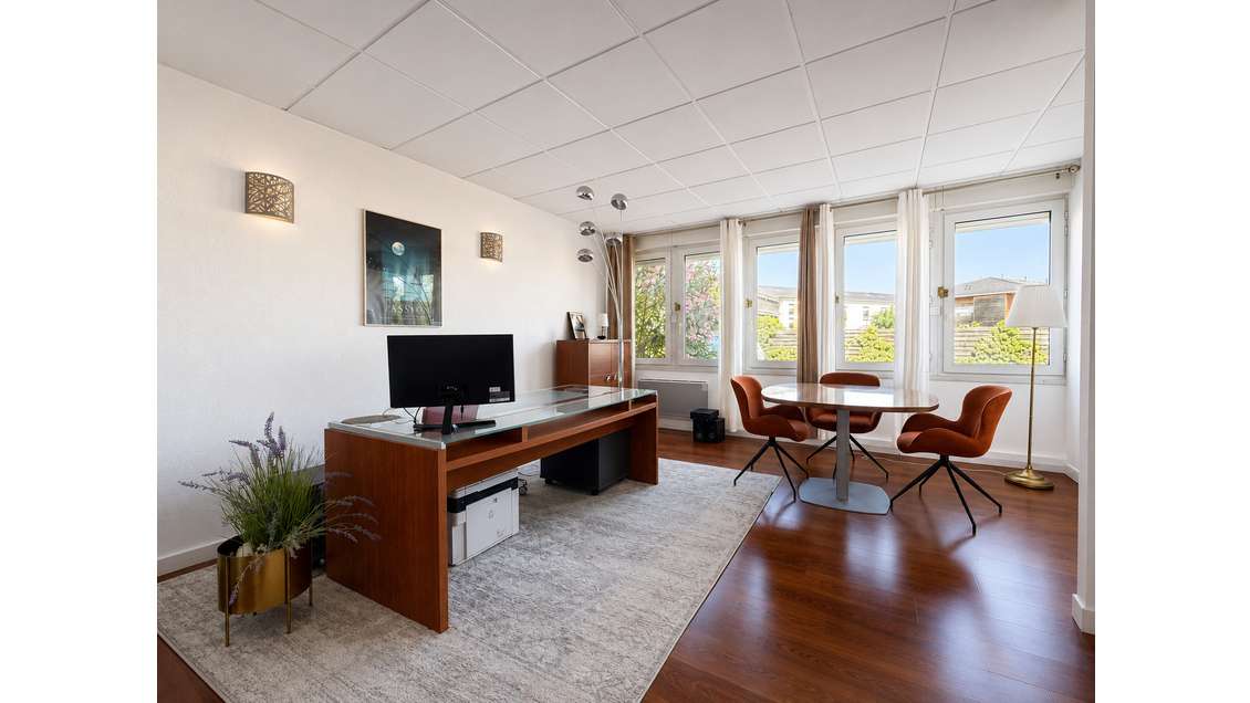 Bureau de 45m2 avec place de stationnement