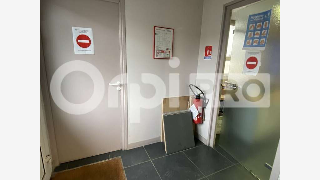 AV bureau 200m² +terrain zone portuaire le Havre
