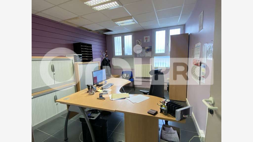 AV bureau 200m² +terrain zone portuaire le Havre