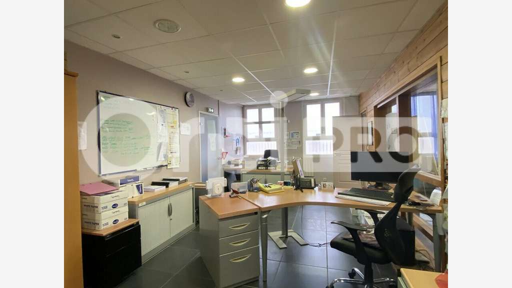 AV bureau 200m² +terrain zone portuaire le Havre