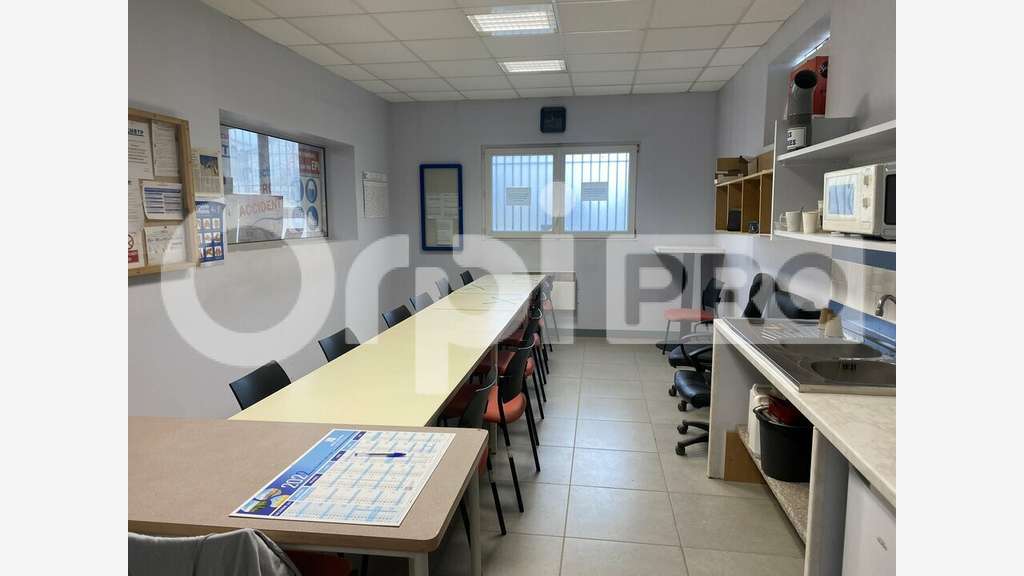 AV bureau 200m² +terrain zone portuaire le Havre