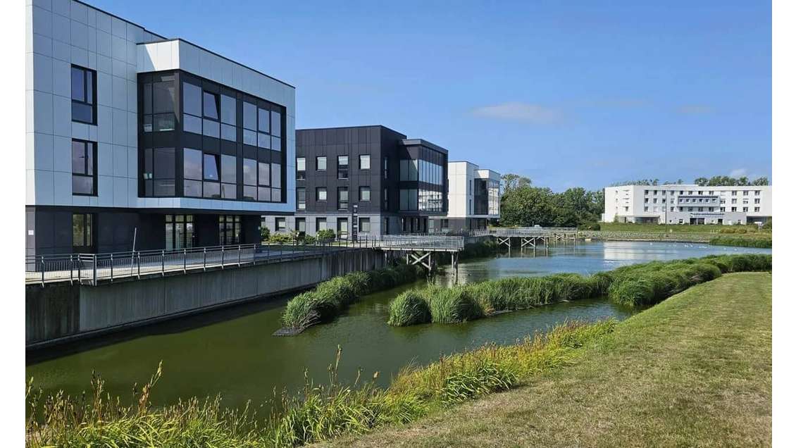 À vendre bureaux 506m² divisibles au Havre Plateau